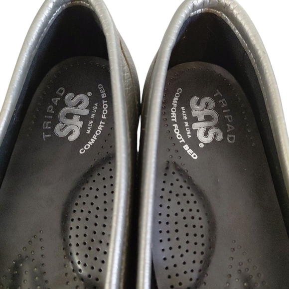 NEW SAS Metro Wonen's Tripad Comfort Leather Metallic Silver Penny Loafers 6.5 - Picture 4 of 11